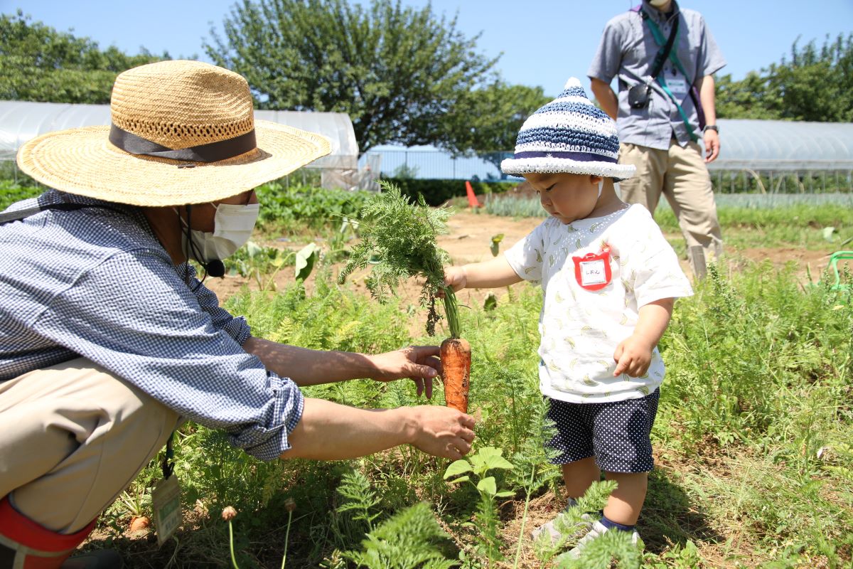 足立区都市農業公園で行われる畑のようちえん